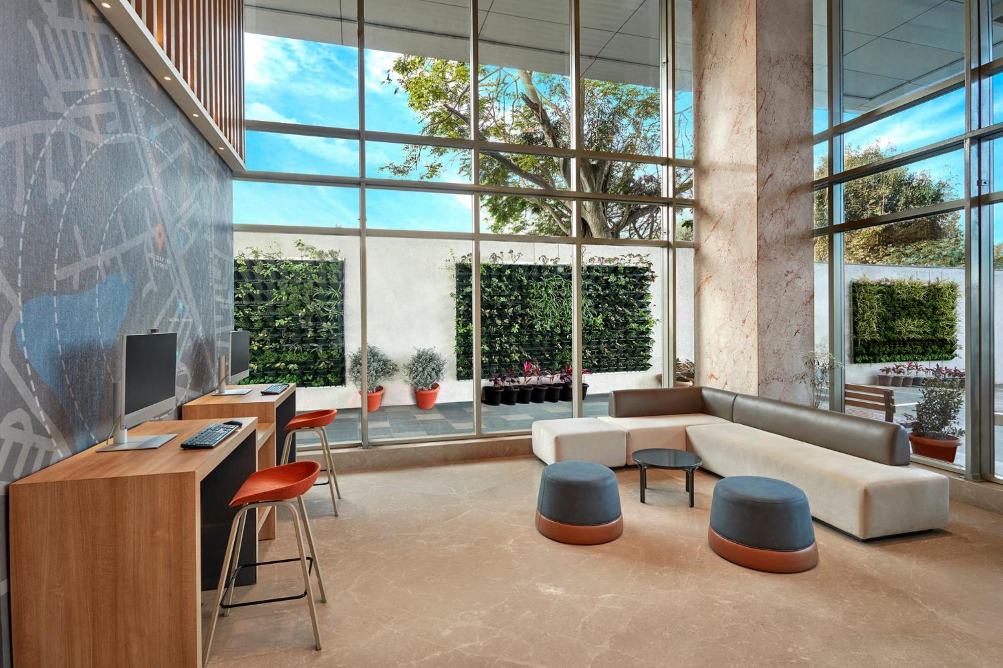 Holiday Inn Express Bengaluru Bommasandra By Ihg Kammasandra Екстер'єр фото
