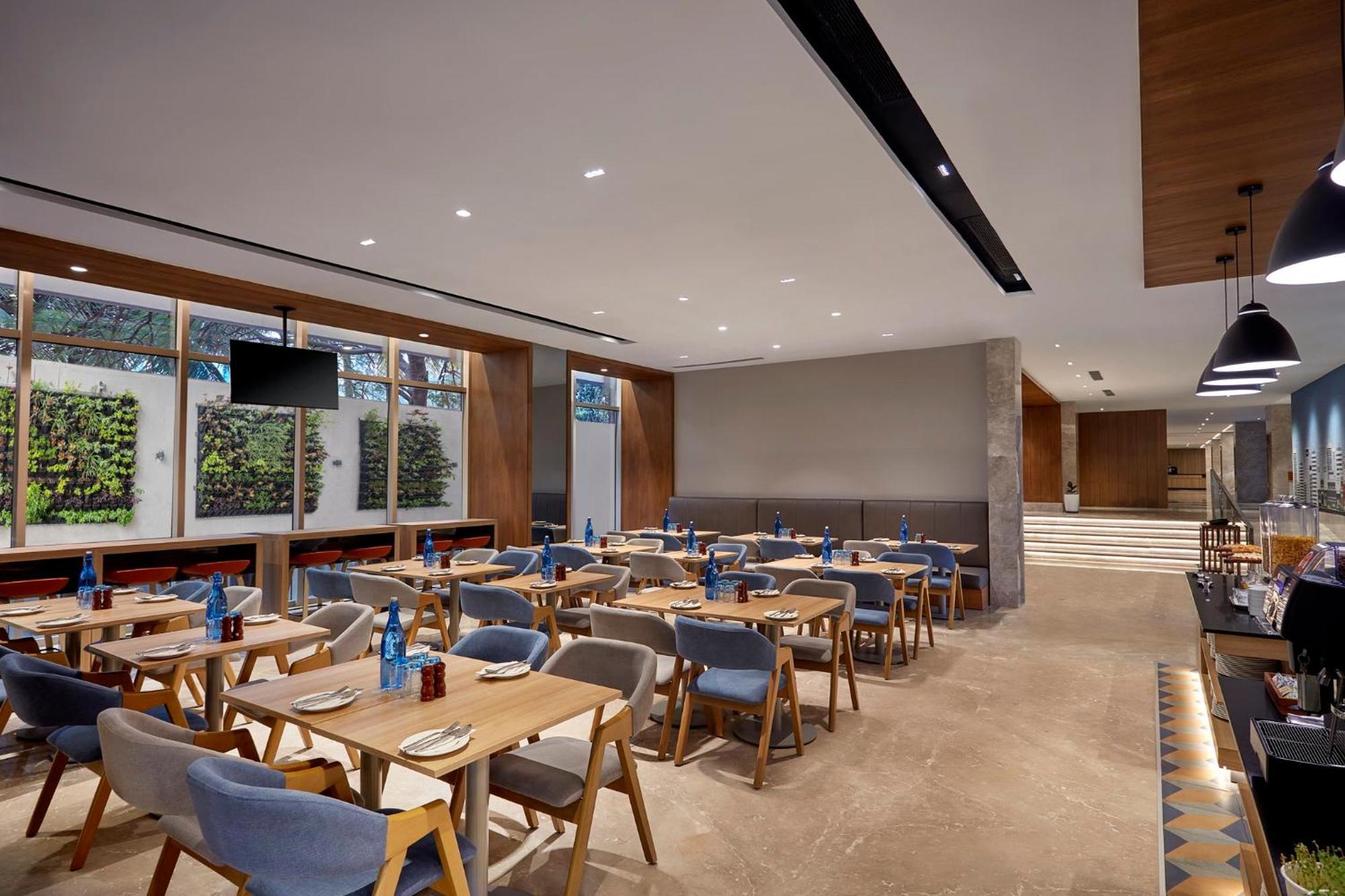 Holiday Inn Express Bengaluru Bommasandra By Ihg Kammasandra Екстер'єр фото