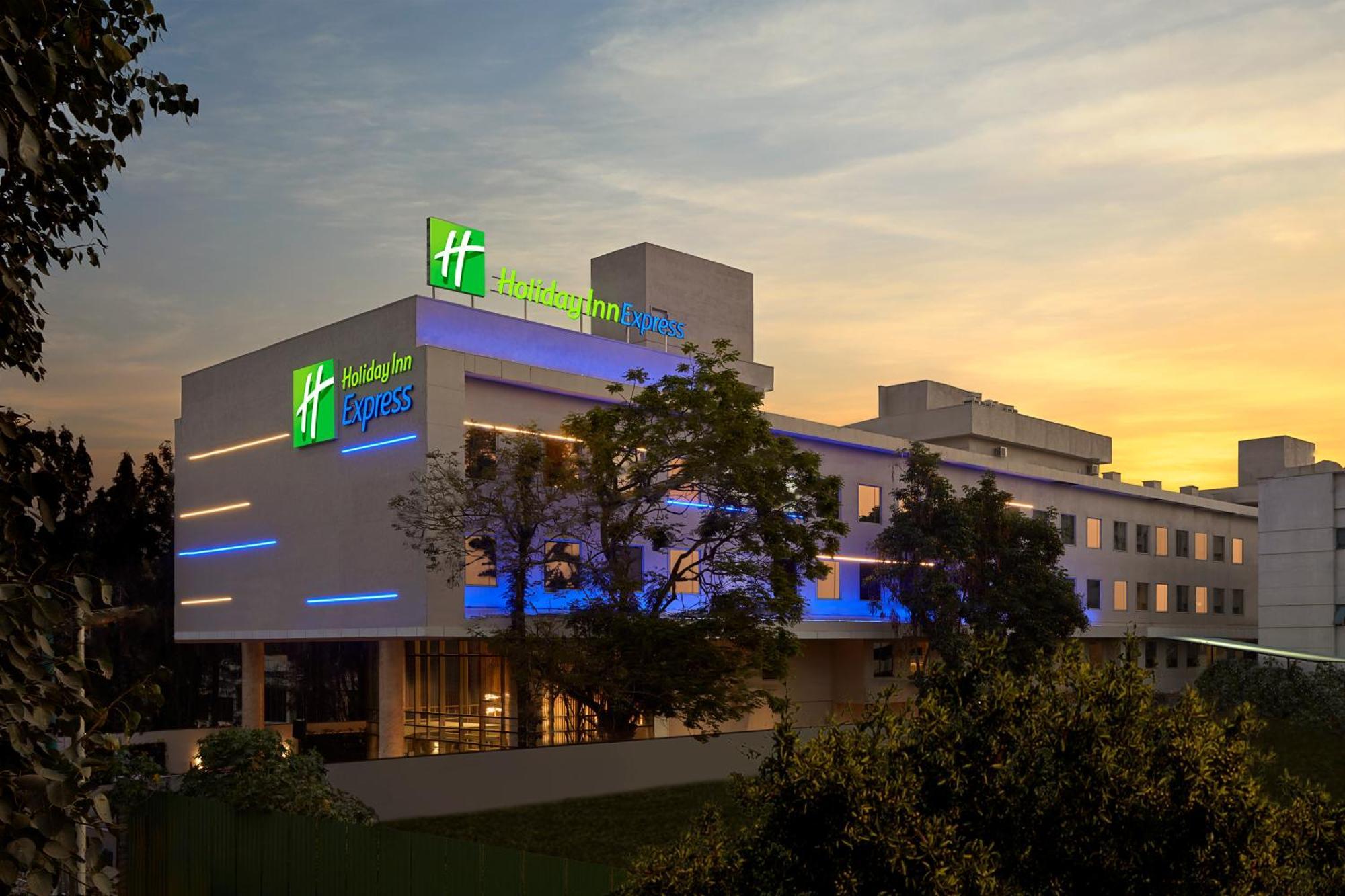 Holiday Inn Express Bengaluru Bommasandra By Ihg Kammasandra Екстер'єр фото